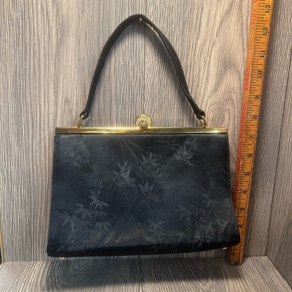 Vintage Black Embossed Lester Bags Purse - Picture 2 of 11